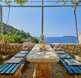 5 Bedroom Apartment with Balcony and Sea View in Vrbica near Dubrovnik, Sleeps 8-12